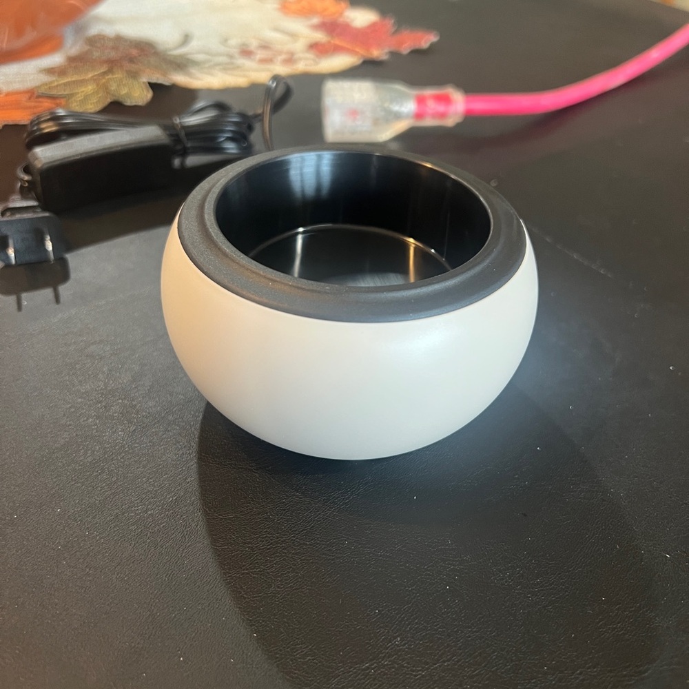 Scentsy Mod Taupe Warmer